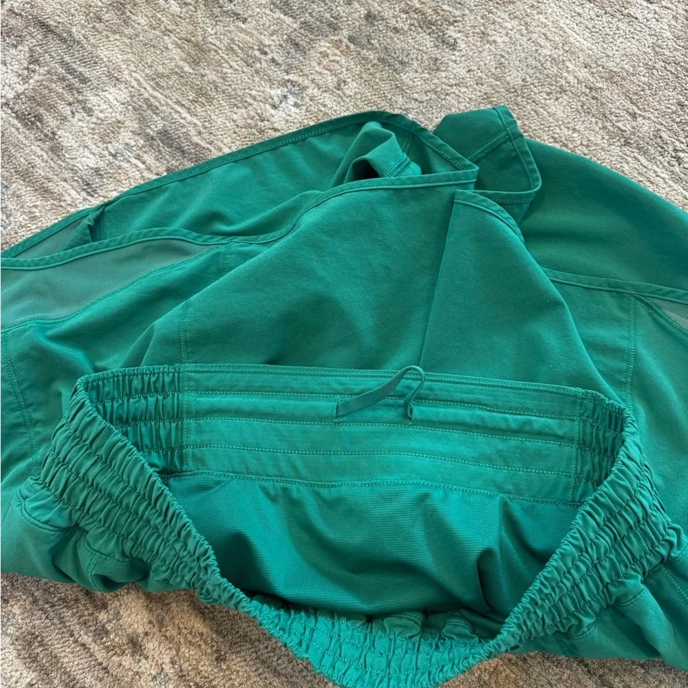 Lululemon Hotty Hot High-Rise Shorts - Picture 7 of 7